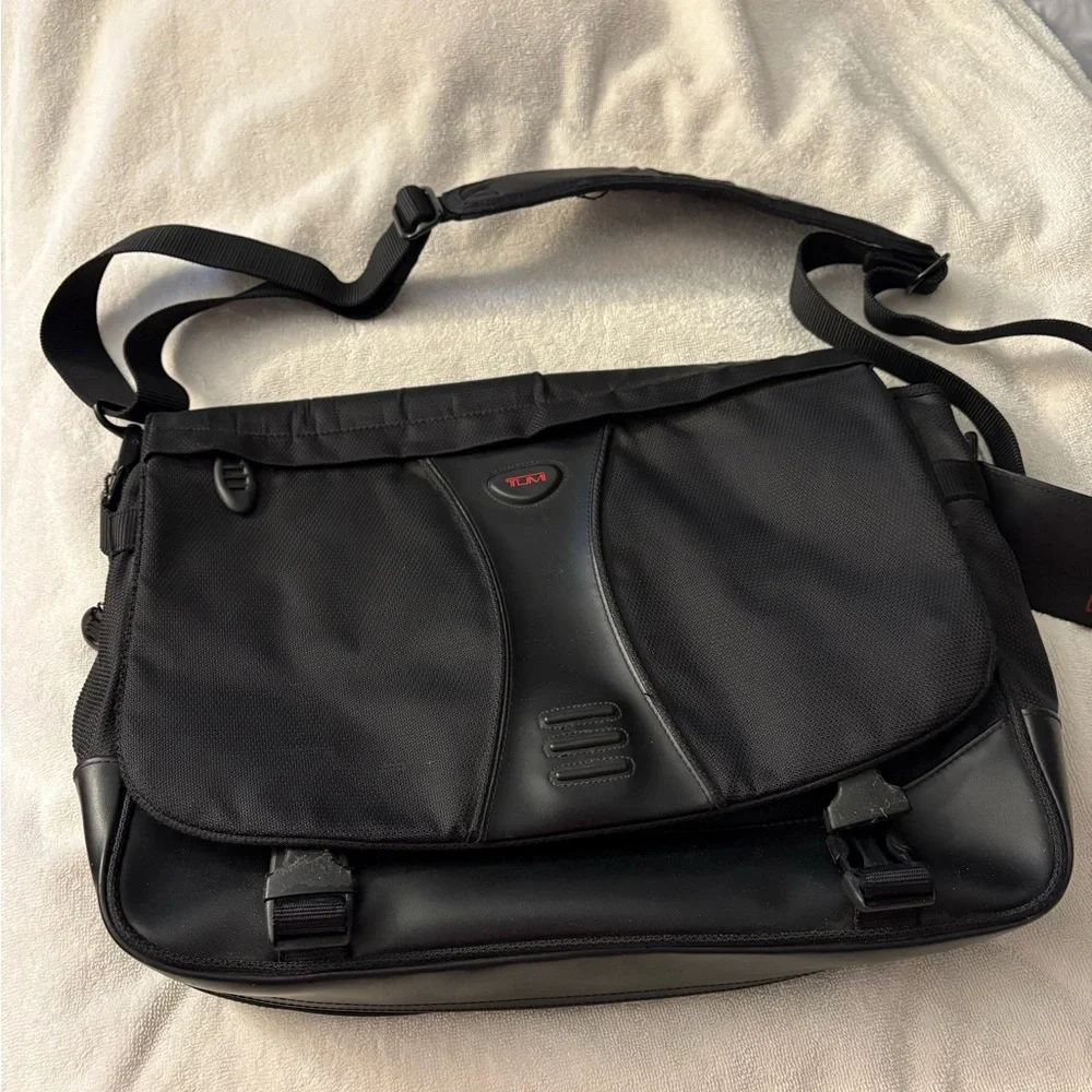 Tumi Black Messenger Bag Ex Cond